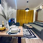 Nj Luxury Breeze Апартамент Варна
